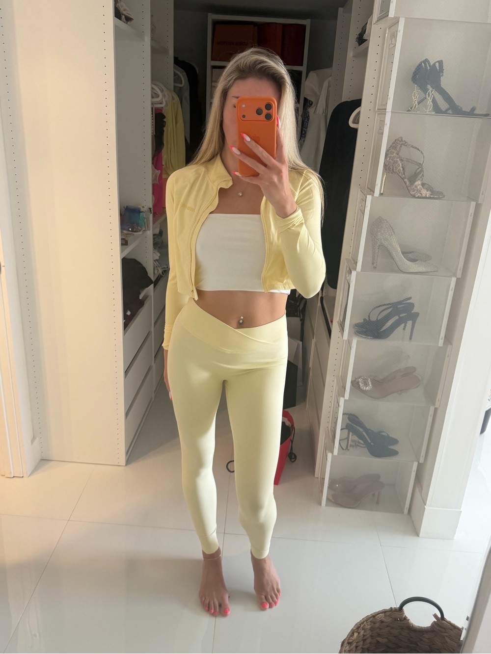 Set Women’s Lemon Yellow High-Waist Active Leggings and jacket